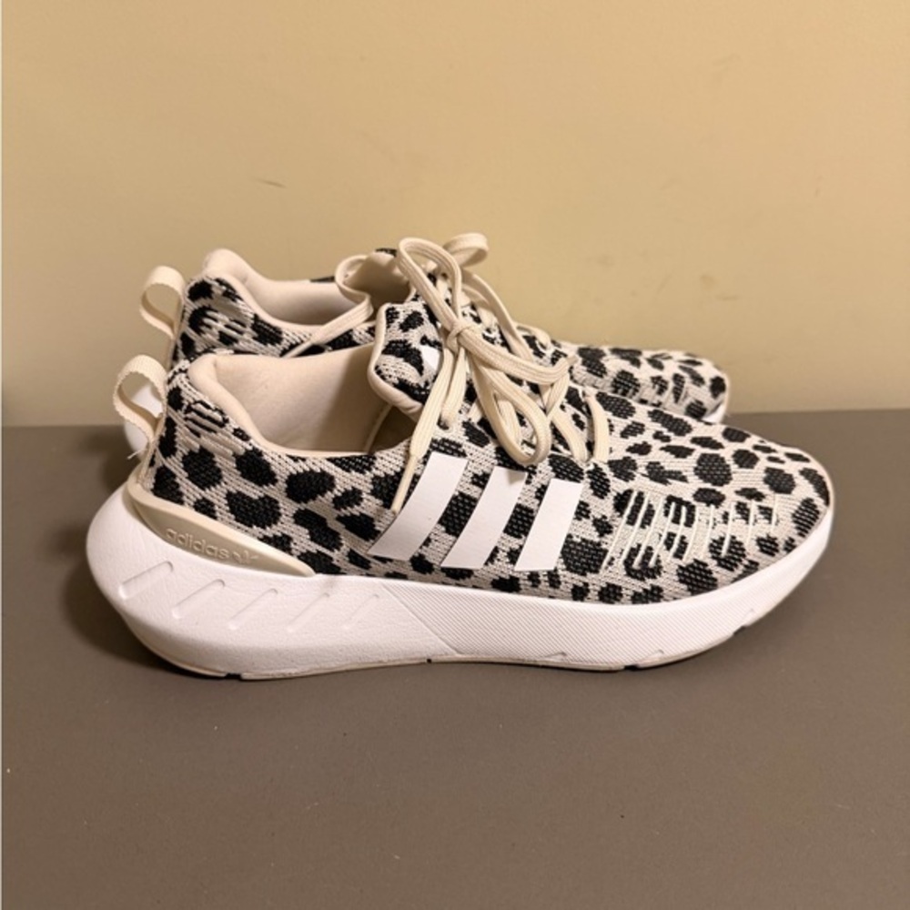 Youth Girls Leopard Print Sneakers